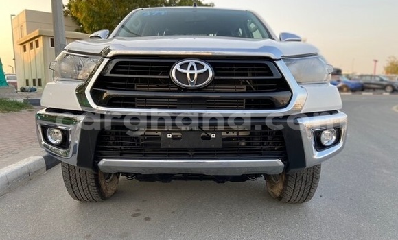 Ra Àlòkù Toyota Hilux funfun Ọkọ̀ in Accra ni Greater Accra Ra Àlòkù Toyota Hilux funfun Ọkọ̀ in Accra ni Greater Accra