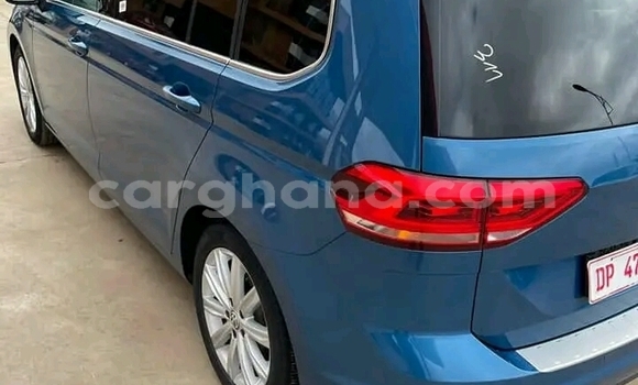 Ra Àlòkù Volkswagen Golf Plus Silver Ọkọ̀ in Iwọn didun ni Oorun Ra Àlòkù Volkswagen Golf Plus Silver Ọkọ̀ in Iwọn didun ni Oorun