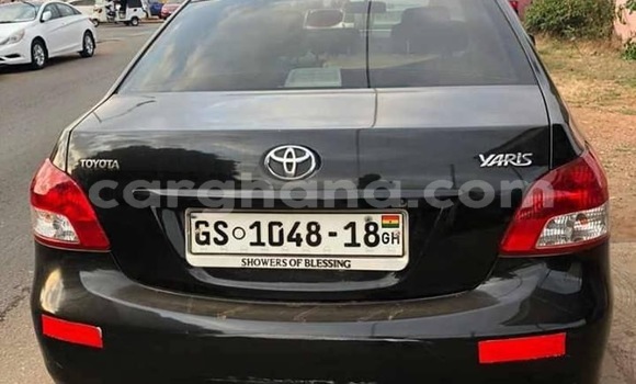 Buy Used Toyota Yaris Blue Car in Sekondi in Western
