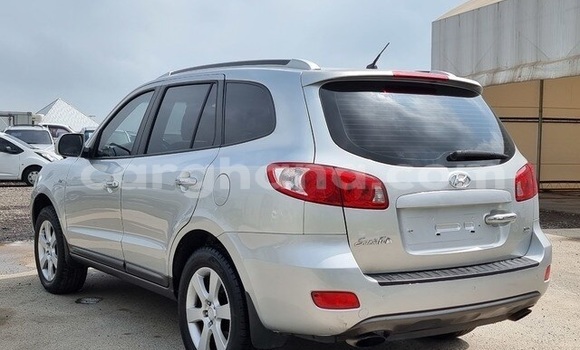 Sayi Na hannu Hyundai Santa Fe Azurfa Mota in Accra a Greater Accra Sayi Na hannu Hyundai Santa Fe Azurfa Mota in Accra a Greater Accra