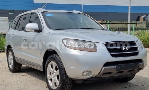 Sayi Na hannu Hyundai Santa Fe Azurfa Mota in Accra a Greater Accra Sayi Na hannu Hyundai Santa Fe Azurfa Mota in Accra a Greater Accra