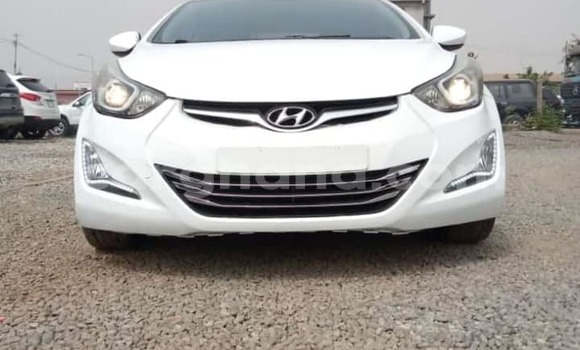 Sayi Na hannu Hyundai Elantra White Mota in Accra a Greater Accra