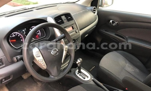 Sayi Na hannu Nissan Versa Azurfa Mota in Accra a Greater Accra Sayi Na hannu Nissan Versa Azurfa Mota in Accra a Greater Accra