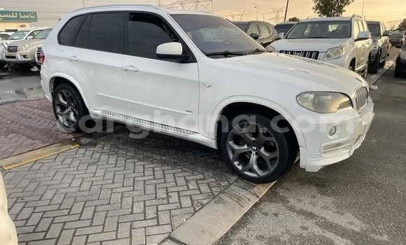 Sayi Na hannu BMW X5 White Mota in Accra a Greater Accra Sayi Na hannu BMW X5 White Mota in Accra a Greater Accra