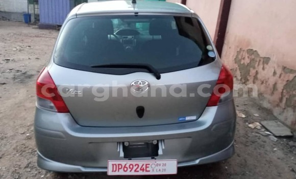 Sayi Na hannu Toyota Vitz Azurfa Mota in Accra a Greater Accra Sayi Na hannu Toyota Vitz Azurfa Mota in Accra a Greater Accra