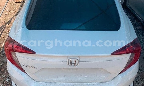 Sayi Na hannu Honda Civic White Mota in Accra a Greater Accra Sayi Na hannu Honda Civic White Mota in Accra a Greater Accra