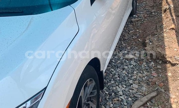 Sayi Na hannu Honda Civic White Mota in Accra a Greater Accra Sayi Na hannu Honda Civic White Mota in Accra a Greater Accra