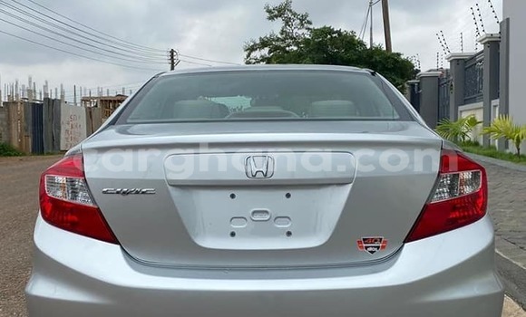 Sayi Na hannu Honda Civic Azurfa Mota in Accra a Greater Accra Sayi Na hannu Honda Civic Azurfa Mota in Accra a Greater Accra
