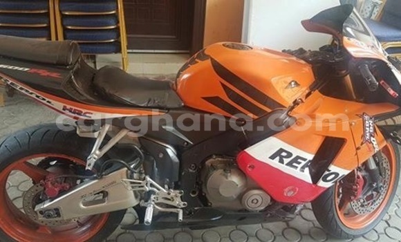 Buy Used Honda CBR 1000 RR Beige Bike in Sekondi–Takoradi Metropolitan in Western Buy Used Honda CBR 1000 RR Beige Bike in Sekondi–Takoradi Metropolitan in Western
