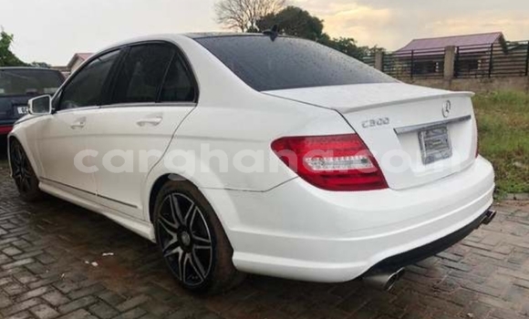 Sayi Na hannu Mercedes‒Benz C–Class White Mota in Accra a Greater Accra Sayi Na hannu Mercedes‒Benz C–Class White Mota in Accra a Greater Accra