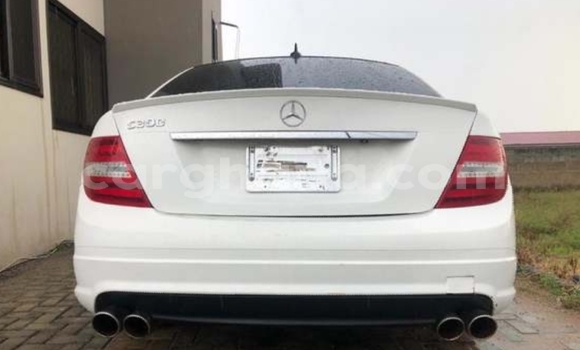 Sayi Na hannu Mercedes‒Benz C–Class White Mota in Accra a Greater Accra Sayi Na hannu Mercedes‒Benz C–Class White Mota in Accra a Greater Accra