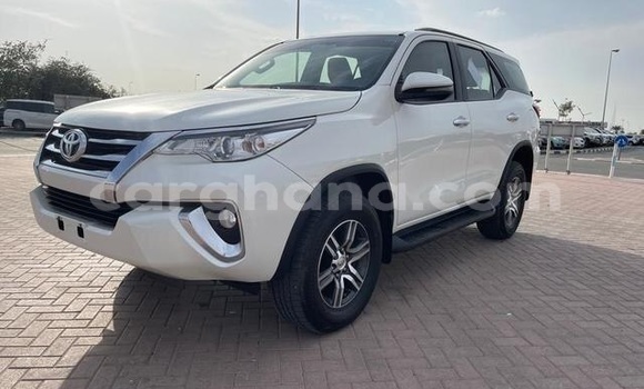 Buy Used Toyota Fortuner White Car in Accra in Greater Accra
