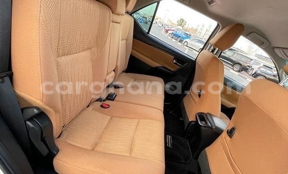 Sayi Na hannu Toyota Fortuner White Mota in Accra a Greater Accra Sayi Na hannu Toyota Fortuner White Mota in Accra a Greater Accra
