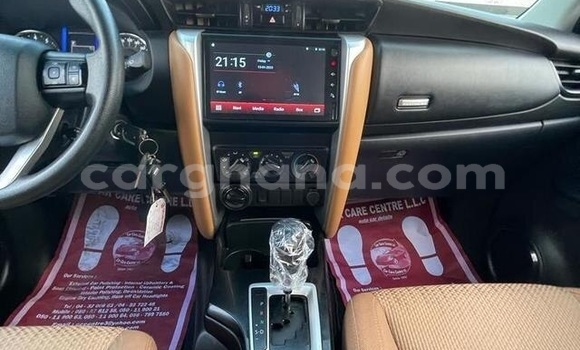 Sayi Na hannu Toyota Fortuner White Mota in Accra a Greater Accra Sayi Na hannu Toyota Fortuner White Mota in Accra a Greater Accra