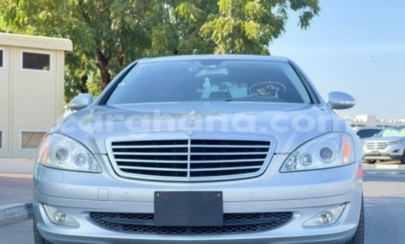 Sayi Na hannu Mercedes‒Benz S–Class Azurfa Mota in Accra a Greater Accra Sayi Na hannu Mercedes‒Benz S–Class Azurfa Mota in Accra a Greater Accra
