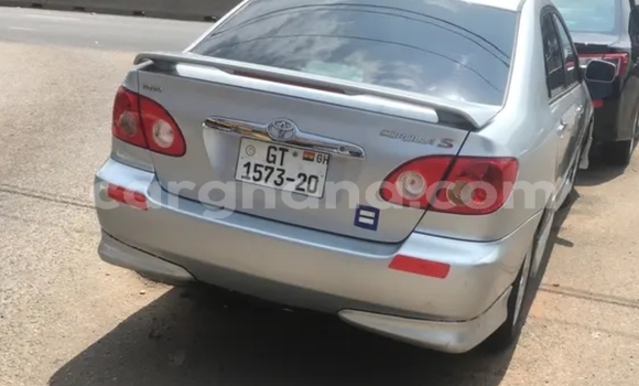 Sayi Na hannu Toyota Corolla Azurfa Mota in Accra a Greater Accra