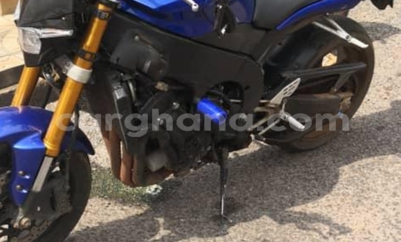 Sayi Na hannu Yamaha R1 Blue Motsi in Akropong a Gabas Sayi Na hannu Yamaha R1 Blue Motsi in Akropong a Gabas