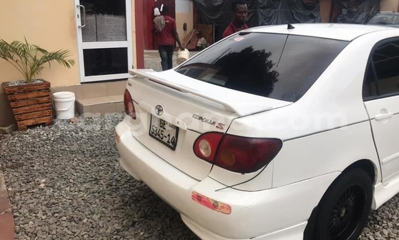 Sayi Na hannu Toyota Corolla White Mota in Accra a Greater Accra Sayi Na hannu Toyota Corolla White Mota in Accra a Greater Accra