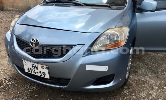 Ra Àlòkù Toyota Yaris Blue Ọkọ̀ in Accra ni Greater Accra