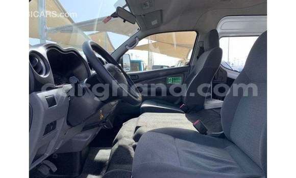 Ra Imported Nissan Urvan funfun Ọkọ̀ in Import - Dubai ni Ashanti Ra Imported Nissan Urvan funfun Ọkọ̀ in Import - Dubai ni Ashanti