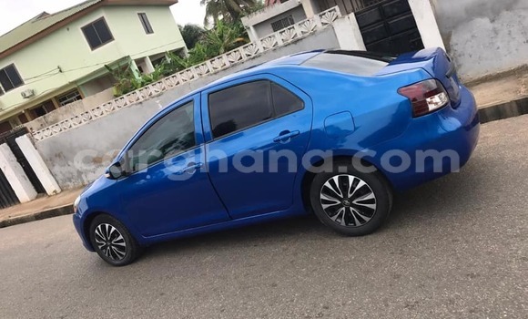 Ra Àlòkù Toyota Yaris Blue Ọkọ̀ in Accra ni Greater Accra