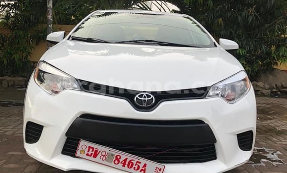 Sayi Na hannu Toyota Corolla White Mota in Accra a Greater Accra Sayi Na hannu Toyota Corolla White Mota in Accra a Greater Accra