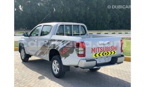 Sayi Imported Mitsubishi L200 White Mota in Import - Dubai a Ashanti Sayi Imported Mitsubishi L200 White Mota in Import - Dubai a Ashanti