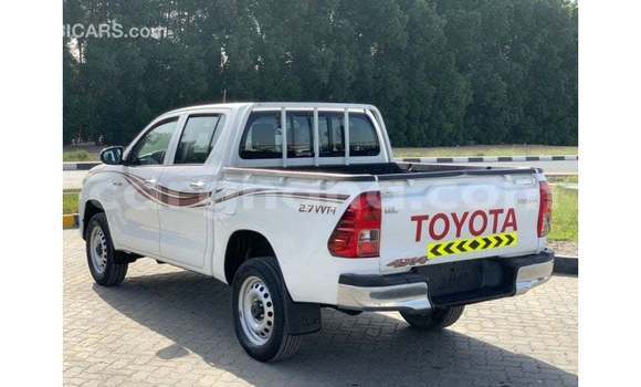Sayi Imported Toyota Hilux White Mota in Import - Dubai a Ashanti Sayi Imported Toyota Hilux White Mota in Import - Dubai a Ashanti