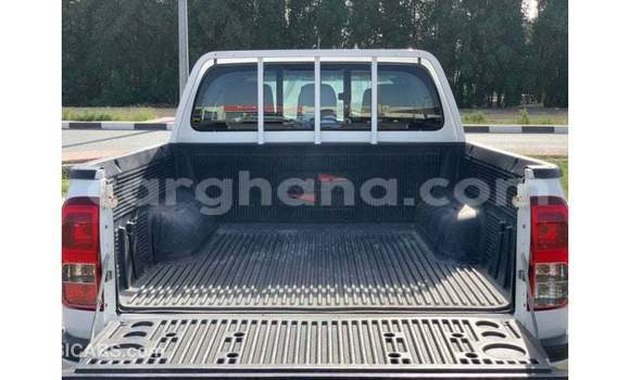 Sayi Imported Toyota Hilux White Mota in Import - Dubai a Ashanti Sayi Imported Toyota Hilux White Mota in Import - Dubai a Ashanti