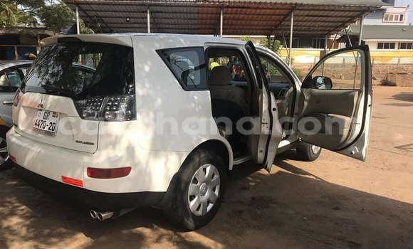 Ra Àlòkù Mitsubishi Outlander funfun Ọkọ̀ in Sekondi–Takoradi Metropolitan ni Oorun Ra Àlòkù Mitsubishi Outlander funfun Ọkọ̀ in Sekondi–Takoradi Metropolitan ni Oorun
