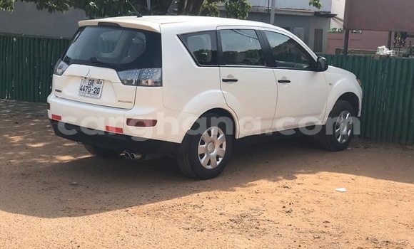 Ra Àlòkù Mitsubishi Outlander funfun Ọkọ̀ in Sekondi–Takoradi Metropolitan ni Oorun Ra Àlòkù Mitsubishi Outlander funfun Ọkọ̀ in Sekondi–Takoradi Metropolitan ni Oorun