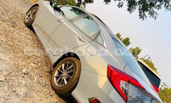 Ra Àlòkù Honda Civic Alagara Ọkọ̀ in Iwọn didun ni Oorun Ra Àlòkù Honda Civic Alagara Ọkọ̀ in Iwọn didun ni Oorun