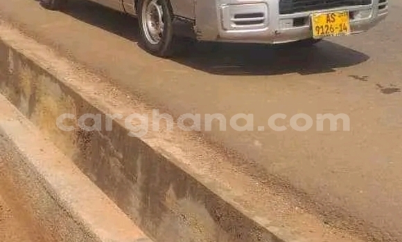 Ra Àlòkù Nissan Urvan Miiran Ọkọ̀ in Accra ni Greater Accra