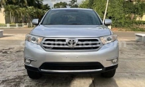 Sayi Na hannu Toyota Highlander Azurfa Mota in Accra a Greater Accra