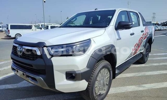 Sayi Na hannu Toyota Hilux White Mota in Accra a Greater Accra Sayi Na hannu Toyota Hilux White Mota in Accra a Greater Accra