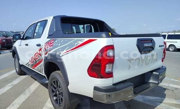 Sayi Na hannu Toyota Hilux White Mota in Accra a Greater Accra Sayi Na hannu Toyota Hilux White Mota in Accra a Greater Accra