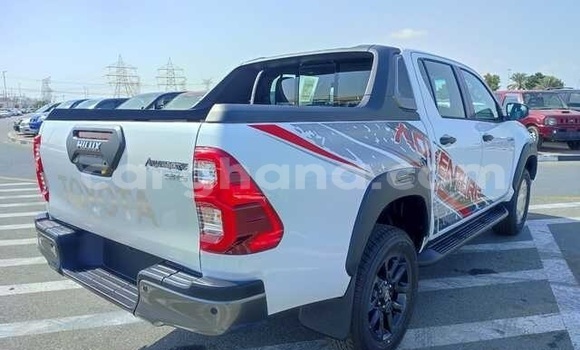 Sayi Na hannu Toyota Hilux White Mota in Accra a Greater Accra Sayi Na hannu Toyota Hilux White Mota in Accra a Greater Accra