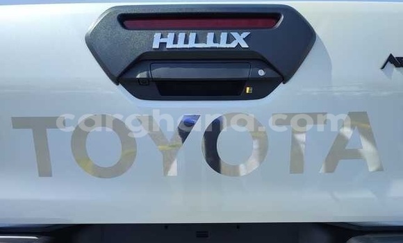 Sayi Na hannu Toyota Hilux White Mota in Accra a Greater Accra Sayi Na hannu Toyota Hilux White Mota in Accra a Greater Accra
