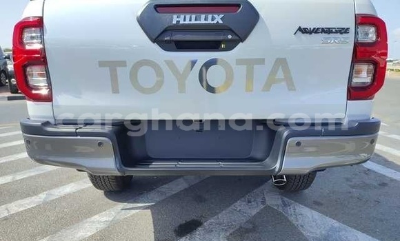 Sayi Na hannu Toyota Hilux White Mota in Accra a Greater Accra Sayi Na hannu Toyota Hilux White Mota in Accra a Greater Accra