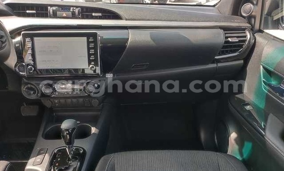 Sayi Na hannu Toyota Hilux White Mota in Accra a Greater Accra Sayi Na hannu Toyota Hilux White Mota in Accra a Greater Accra