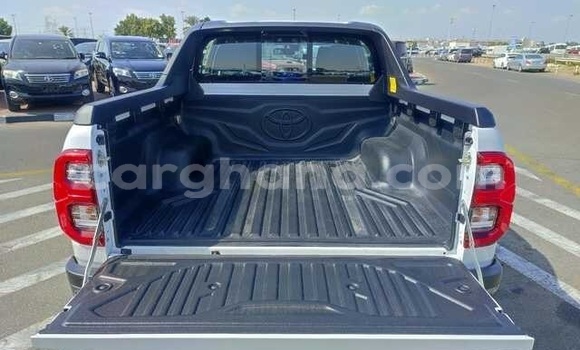 Sayi Na hannu Toyota Hilux White Mota in Accra a Greater Accra Sayi Na hannu Toyota Hilux White Mota in Accra a Greater Accra