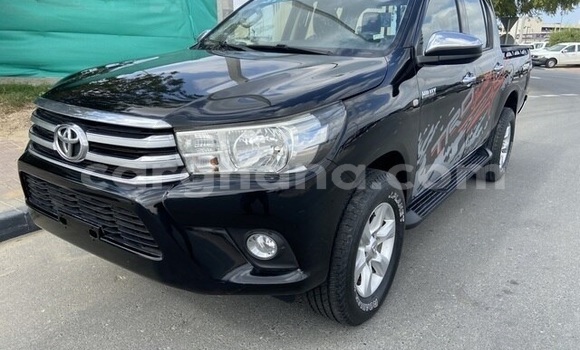 Ra Àlòkù Toyota Hilux Black Ọkọ̀ in Accra ni Greater Accra