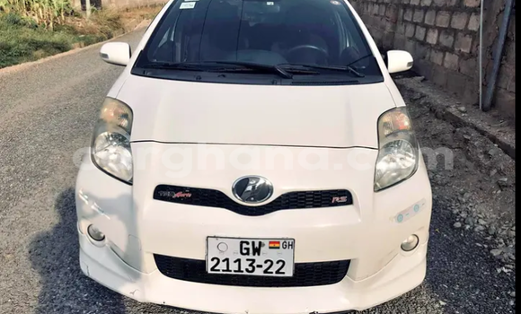 Buy Used Toyota Vitz White Car in Accra in Greater Accra