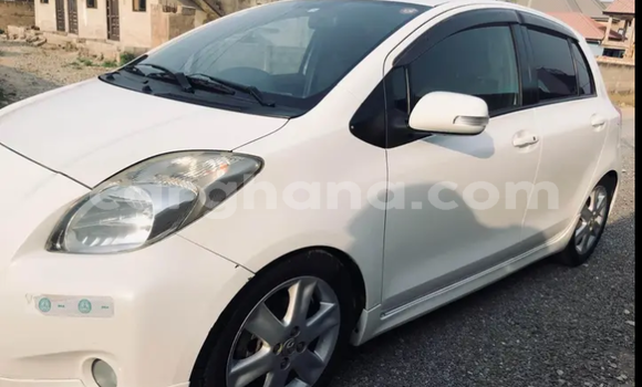 Buy Used Toyota Vitz White Car in Accra in Greater Accra Buy Used Toyota Vitz White Car in Accra in Greater Accra