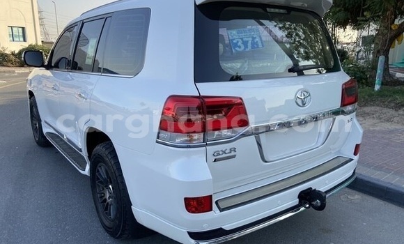 Sayi Na hannu Toyota Land Cruiser White Mota in Accra a Greater Accra Sayi Na hannu Toyota Land Cruiser White Mota in Accra a Greater Accra
