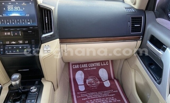 Sayi Na hannu Toyota Land Cruiser White Mota in Accra a Greater Accra Sayi Na hannu Toyota Land Cruiser White Mota in Accra a Greater Accra
