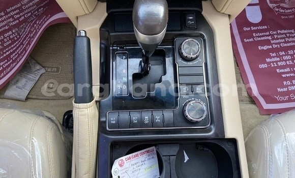 Sayi Na hannu Toyota Land Cruiser White Mota in Accra a Greater Accra Sayi Na hannu Toyota Land Cruiser White Mota in Accra a Greater Accra