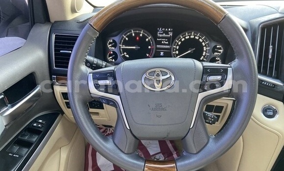 Sayi Na hannu Toyota Land Cruiser White Mota in Accra a Greater Accra Sayi Na hannu Toyota Land Cruiser White Mota in Accra a Greater Accra