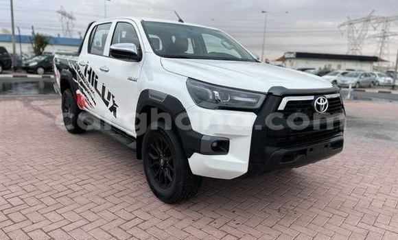 Buy Used Toyota Hilux White Car in Accra in Greater Accra