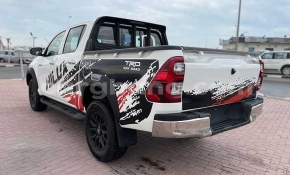 Sayi Na hannu Toyota Hilux White Mota in Accra a Greater Accra Sayi Na hannu Toyota Hilux White Mota in Accra a Greater Accra